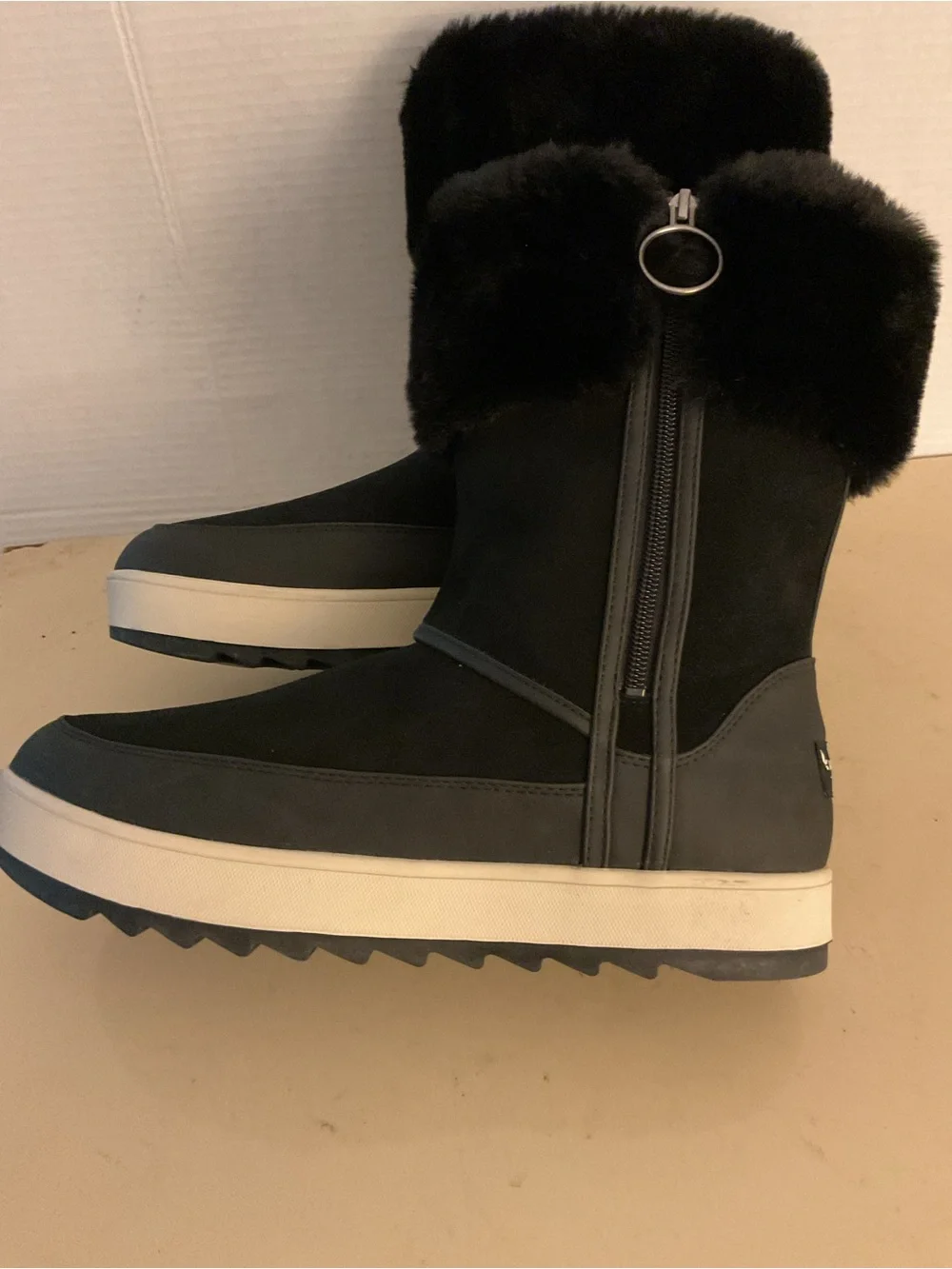 Koolaburra women Black leather nubuck Faux Fur-Trim Tynlee Boots US 11